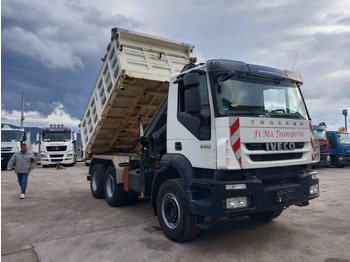شاحنة كرين IVECO Trakker
