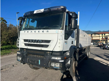 شاحنات مسطحة IVECO Trakker