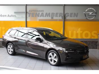 سيارة ستيشن OPEL