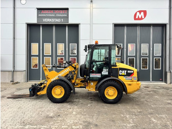 اللودر بعجل CATERPILLAR 906M