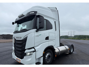 وحدة جر IVECO S-WAY