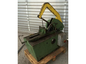 آلة تصنيع المعادن