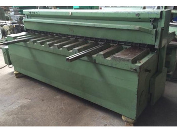 آلة تصنيع المعادن