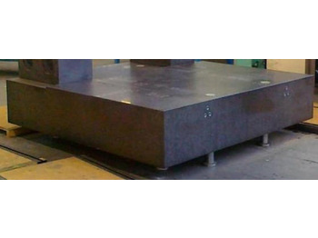 آلة تصنيع المعادن