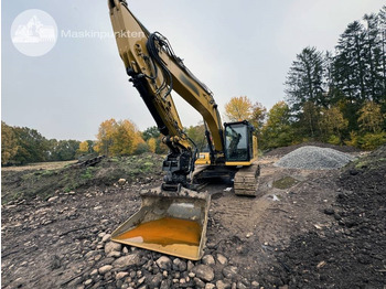 حفار زحاف CATERPILLAR 323