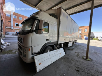 شاحنة مقفلة VOLVO FM 300
