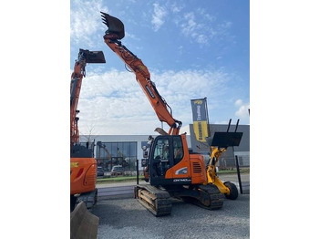 حفار زحاف DOOSAN DX140LCR-5