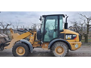 اللودر بعجل CATERPILLAR 906H