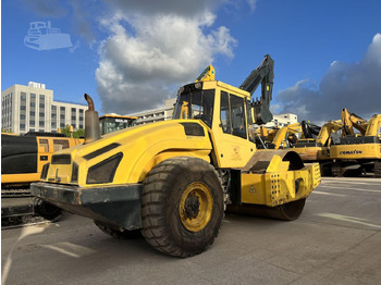 مدحلة BOMAG BW226DH-4: صورة 2