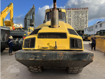مدحلة BOMAG BW226DH-4: صورة 3
