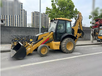 جرافة حفار CASE 580