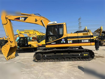 حفار زحاف CATERPILLAR 320BL