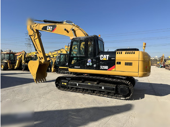 حفار زحاف CATERPILLAR 320D