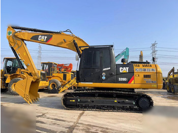 حفار زحاف CATERPILLAR 320D2
