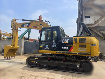 حفار زحاف CATERPILLAR 320DL