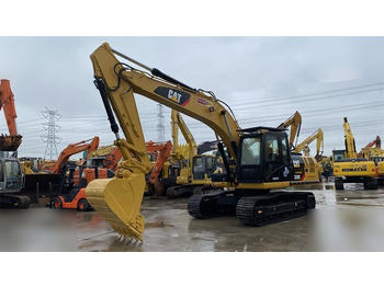 حفار زحاف CATERPILLAR 320D: صورة 4