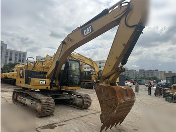 حفار زحاف CATERPILLAR 320: صورة 2
