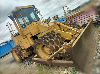 مدحلة اسفلت CATERPILLAR 815B: صورة 3