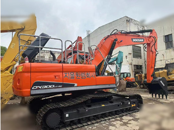 حفار زحاف DOOSAN DX300LC