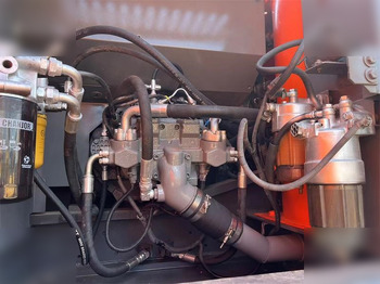 حفار زحاف HITACHI ZX240-3: صورة 5 حفار زحاف HITACHI ZX240-3: صورة 5