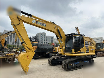 حفار زحاف KOMATSU PC200-8