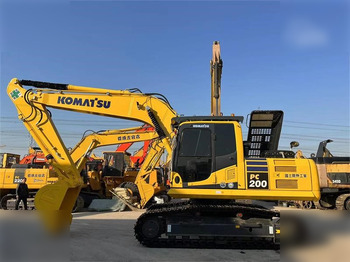 حفار زحاف KOMATSU PC200-8
