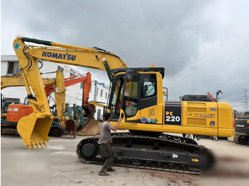 حفار زحاف KOMATSU PC220-8