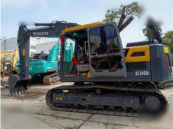 حفار زحاف VOLVO EC140DL