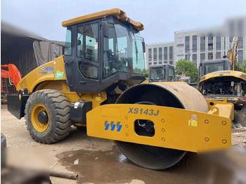مدحلة ضاغطة XCMG XS143J