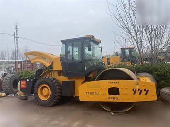 مدحلة ضاغطة XCMG XS223J