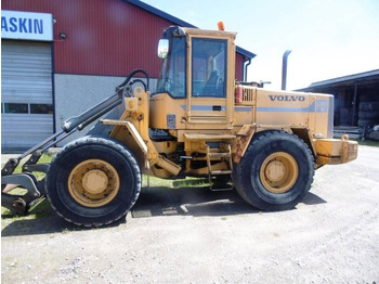 اللودر بعجل VOLVO L90