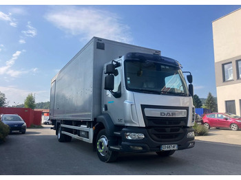 شاحنة مقفلة DAF LF 180