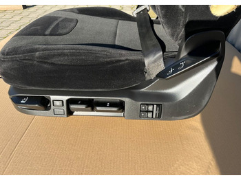 الكابينة والداخلية - شاحنة Fotel kierowcy MAN TG3 TGX nowy model siedzenie lewe: صورة 4 الكابينة والداخلية - شاحنة Fotel kierowcy MAN TG3 TGX nowy model siedzenie lewe: صورة 4