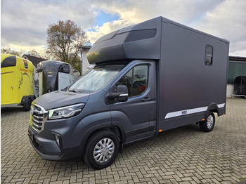 شاحنة نقل خيل