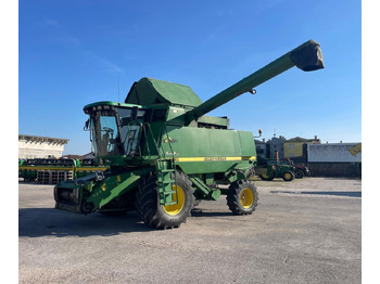 حصادة موحَّدة JOHN DEERE