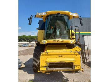 حصادة موحَّدة NEW HOLLAND MIETITREBBIA CX 720: صورة 3