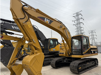 حفار زحاف CATERPILLAR 320B