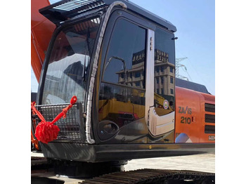 حفارة HITACHI ZX200