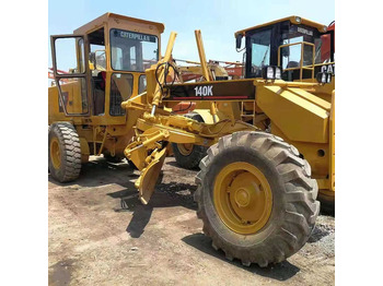 ممهدة CATERPILLAR 140K