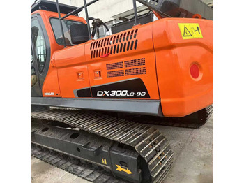 حفار زحاف DOOSAN DX300