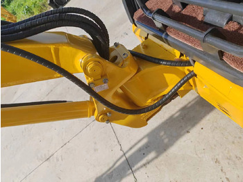 حفارة مُصَّغرة komatsu PC35: صورة 4