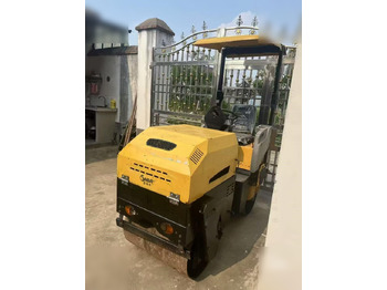 مدحلة BOMAG BW80AD-3: صورة 4