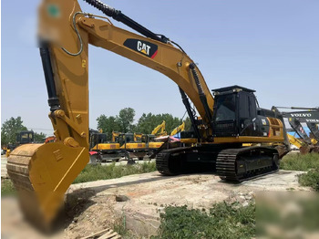 حفار زحاف CATERPILLAR 330D