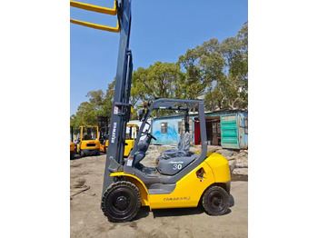 رافعة شوكية ديزل KOMATSU