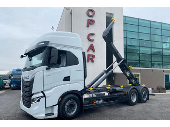 شاحنة ذات خطاف IVECO S-WAY