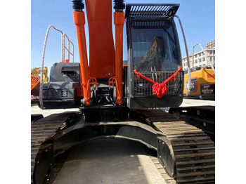 حفارة HITACHI ZX200