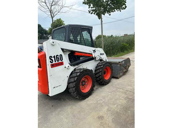 شيول صغير USED BOBCAT S160 Skid-steer Loader Bobcat S160 Carry Sweeper with Very Good Performance Is for Sale at a Low Price.: صورة 4