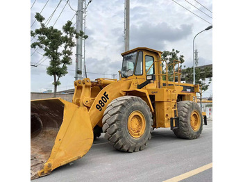 اللودر بعجل CATERPILLAR 966E