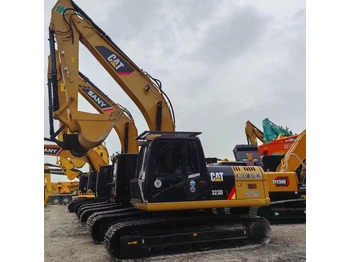 حفار زحاف CATERPILLAR 323D2L