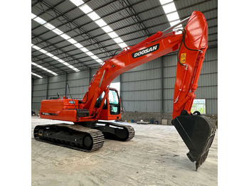 حفار زحاف DOOSAN DX225LC